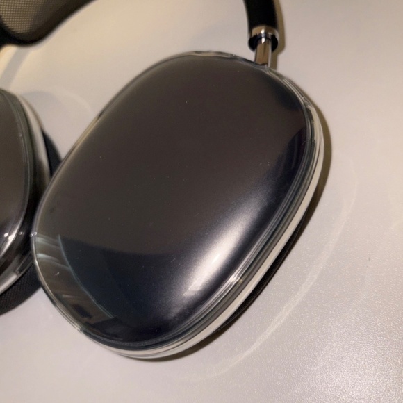 Apple (MGYH3AM/A) AirPods Pro Max Headphones - Space Gray - Picture 3 of 5